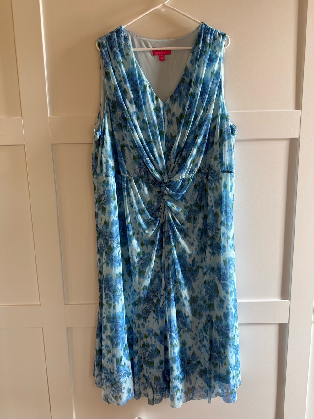 Blue Floral Twist Front Size 3X Beautiful Mature Chic Midi Special Event Dress